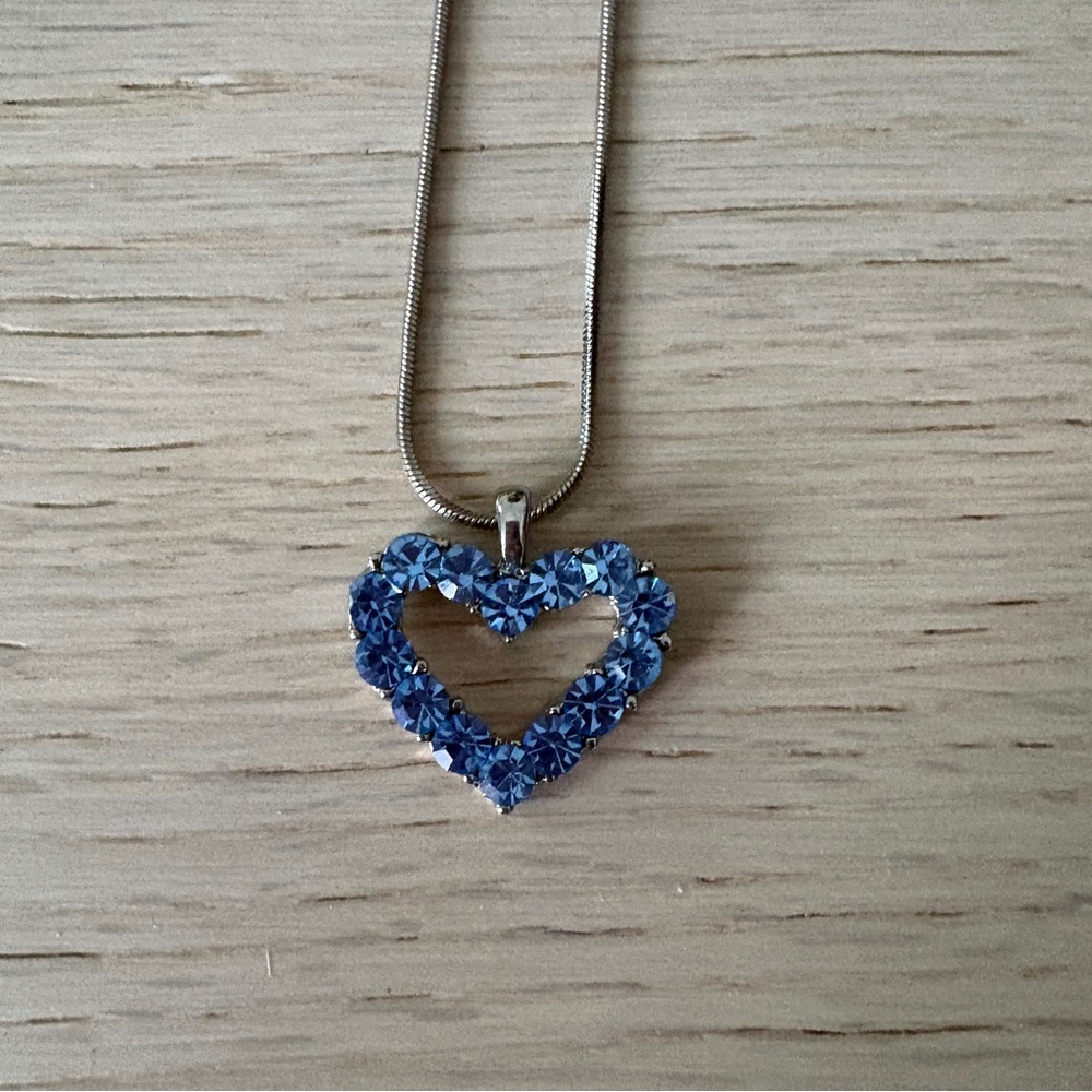 Blue rhinestone heart necklace